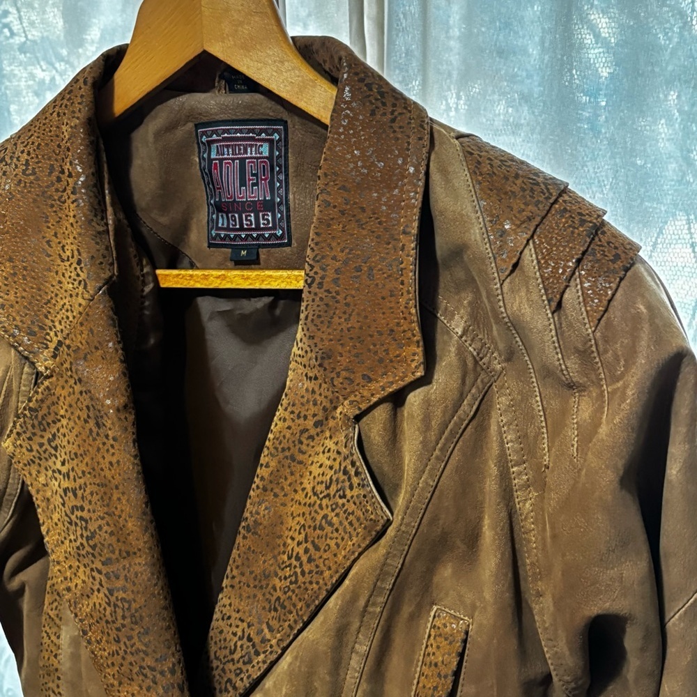 Authentic Adler Leather Jacket short waisted w/animal print & padded shoulders - Picture 4 of 16